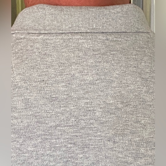 CHAPS Men’sPolo Shirt, Stretch Comfort, Gray, Navy Logo, 2 button M Excel Cond - Picture 8 of 9